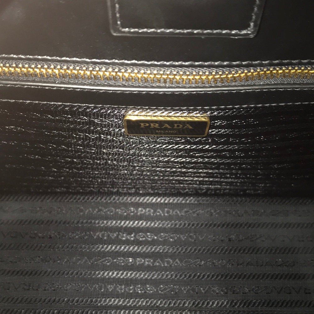 Prada - Large Saffiano Leather bag - Picture 8 of 14